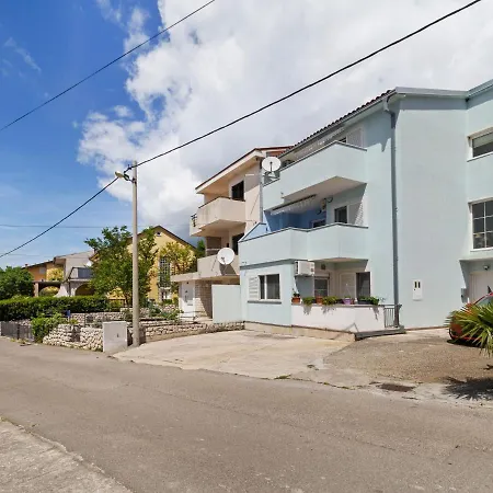 Comfortable In Near Seabeach *