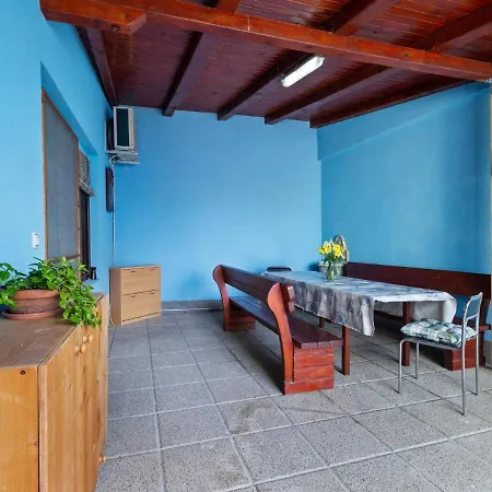 Comfortable In Near Seabeach Διαμέρισμα Jadranovo