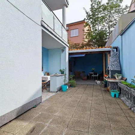 Comfortable In Near Seabeach Διαμέρισμα Jadranovo