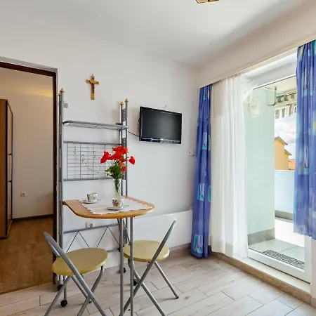 Comfortable In Near Seabeach *