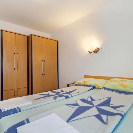 Comfortable In Near Seabeach Διαμέρισμα Jadranovo